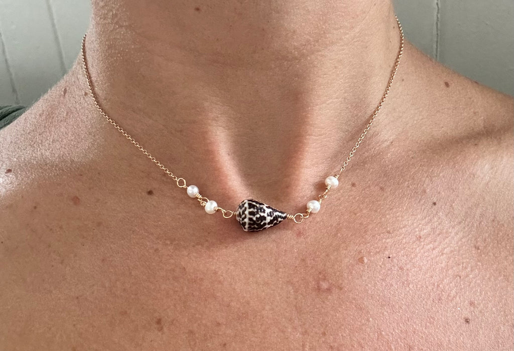 14K GF Hawaiian Cone Shell Choker with freshwater Pearls