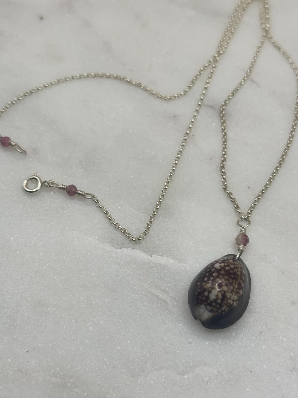 Hawaiian Snake’s Head Cowrie Necklace in Sterling Silver