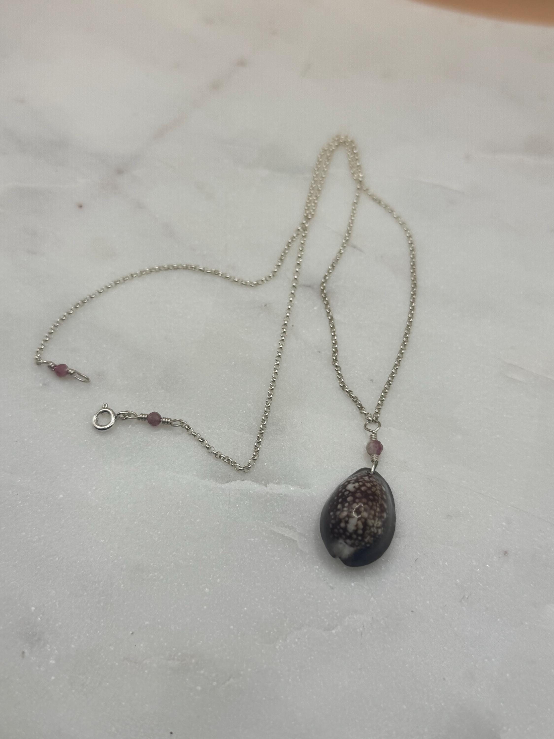 Hawaiian Snake’s Head Cowrie Necklace in Sterling Silver
