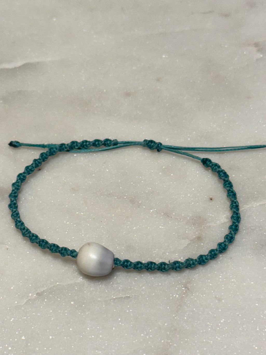 Macrame Seashell Bracelet - waterproof and adjustable - Beach Jewelry