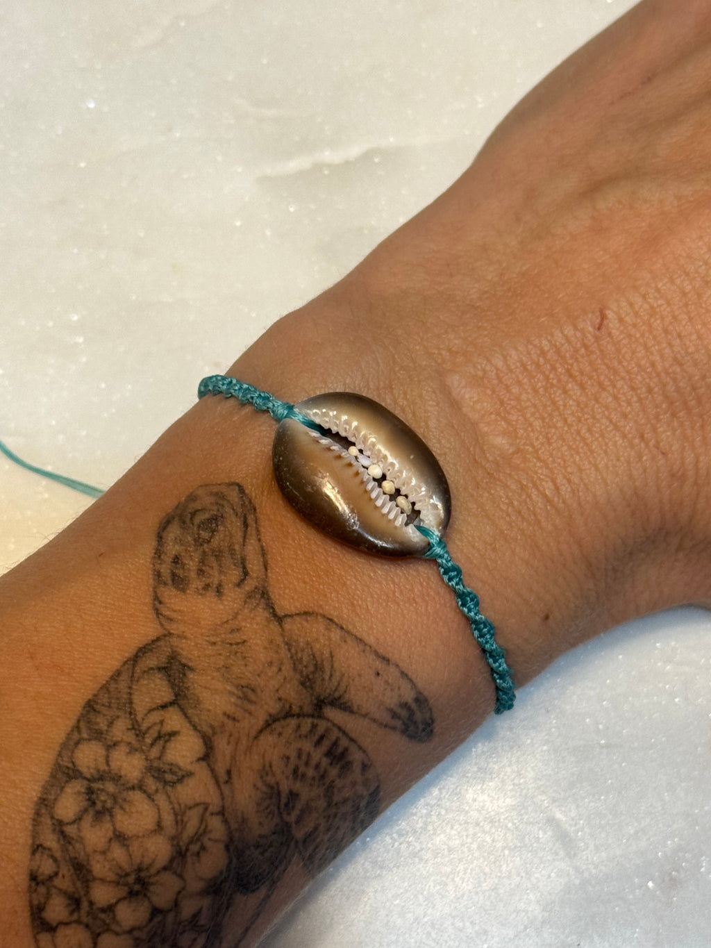 Macrame Seashell Bracelet - waterproof and adjustable - Beach Jewelry