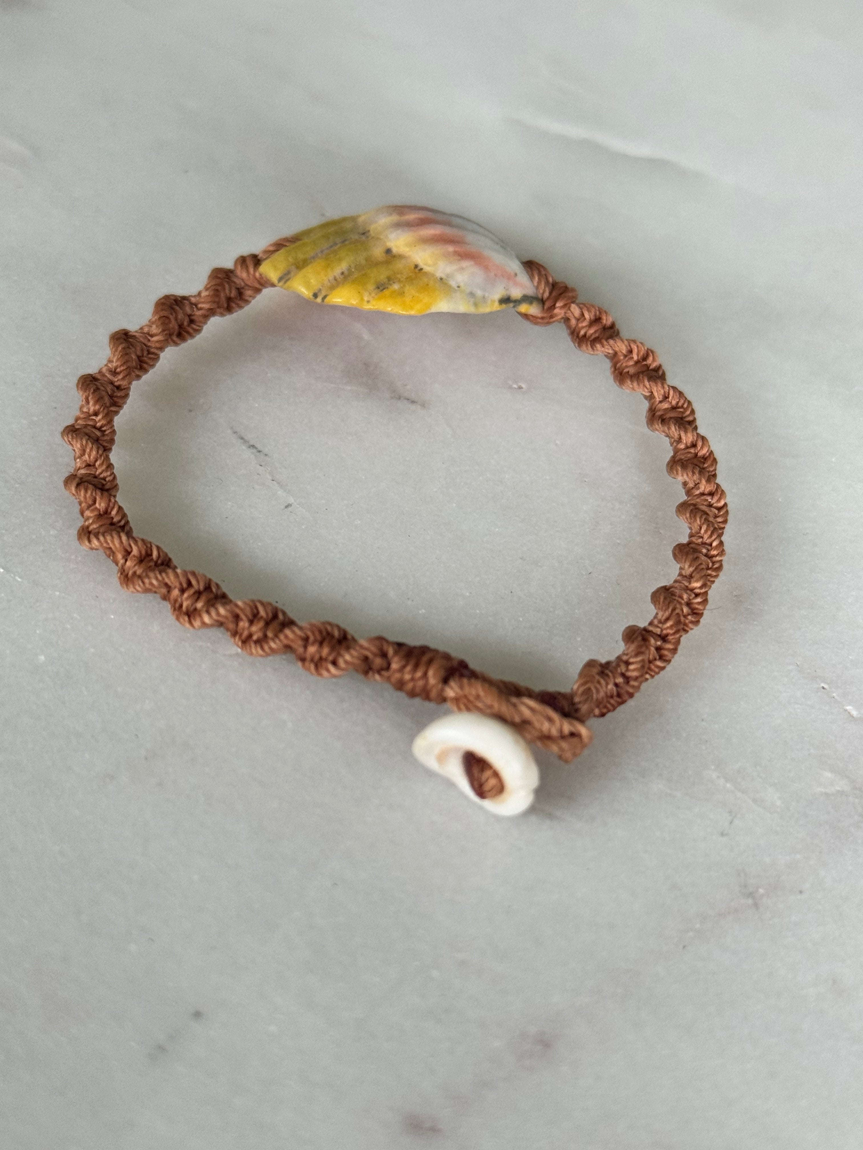 Hawaiian Sunrise Shell Bracelet - Macrame - waterproof