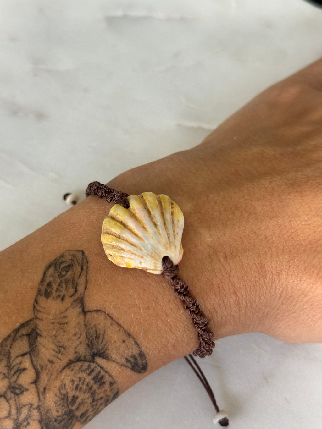 Hawaiian Sunrise Shell Bracelet - waterproof and adjustable - Macrame