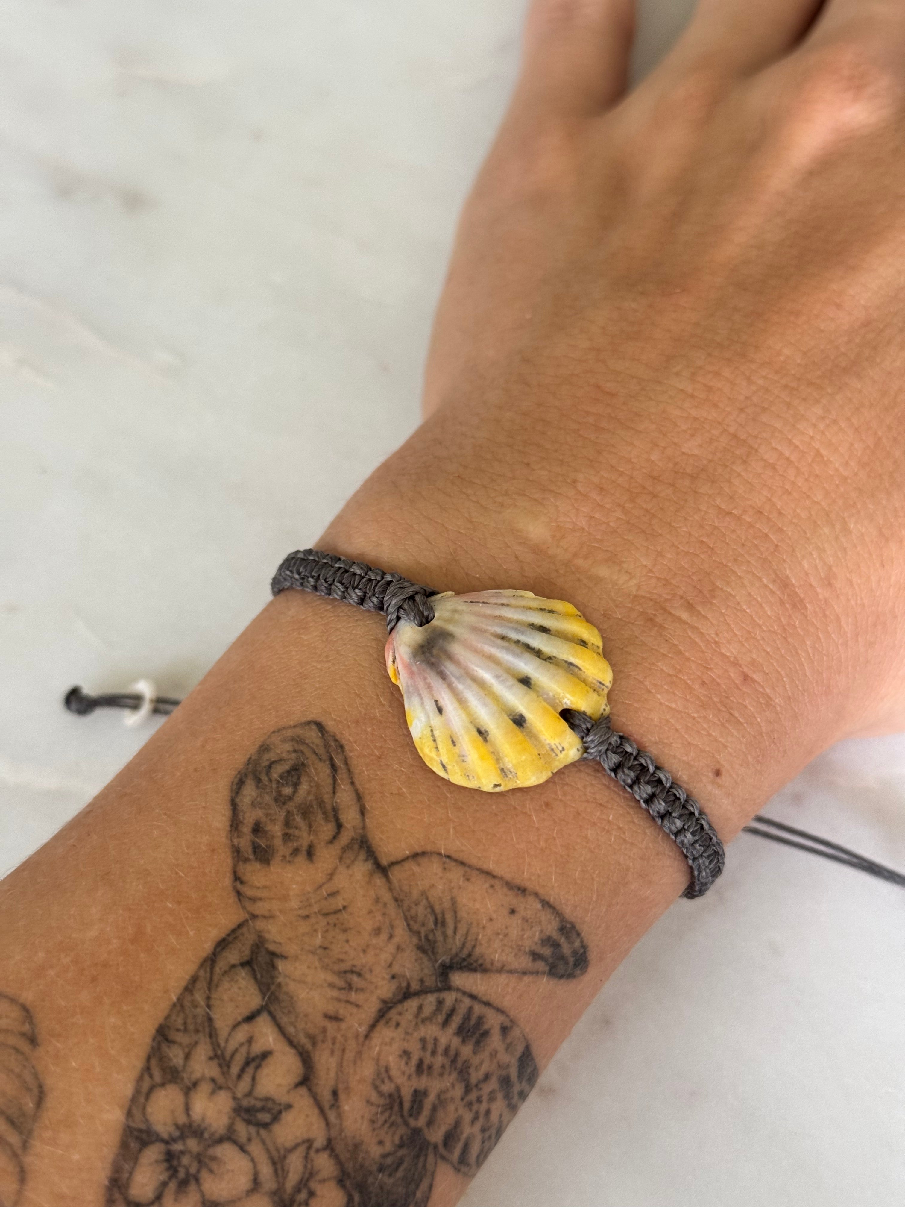 Hawaiian Sunrise Shell Bracelet - waterproof and adjustable - Macrame