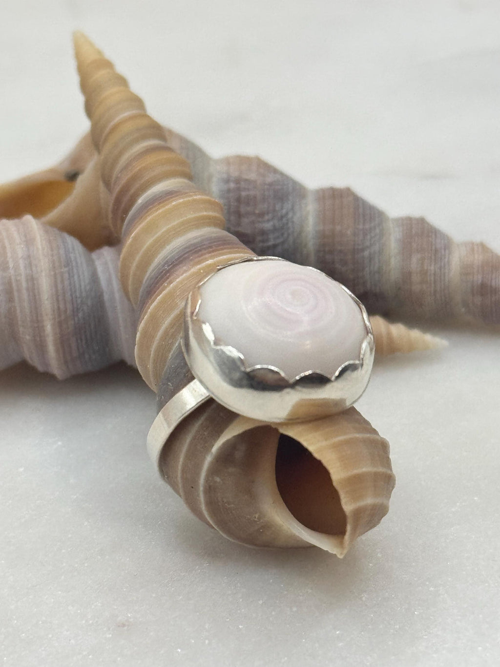 Sterling Silver Puka Shell Bezel ring - Size 6 - Handmade in Hawaii - Beach Jewelry